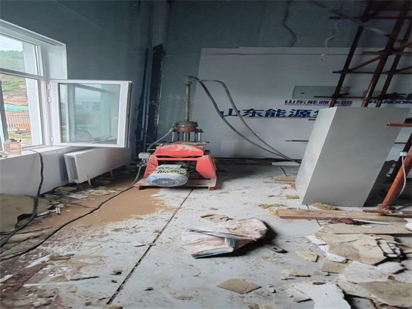 阿克陶地基基础下沉墙体裂缝加固注浆顶升施工